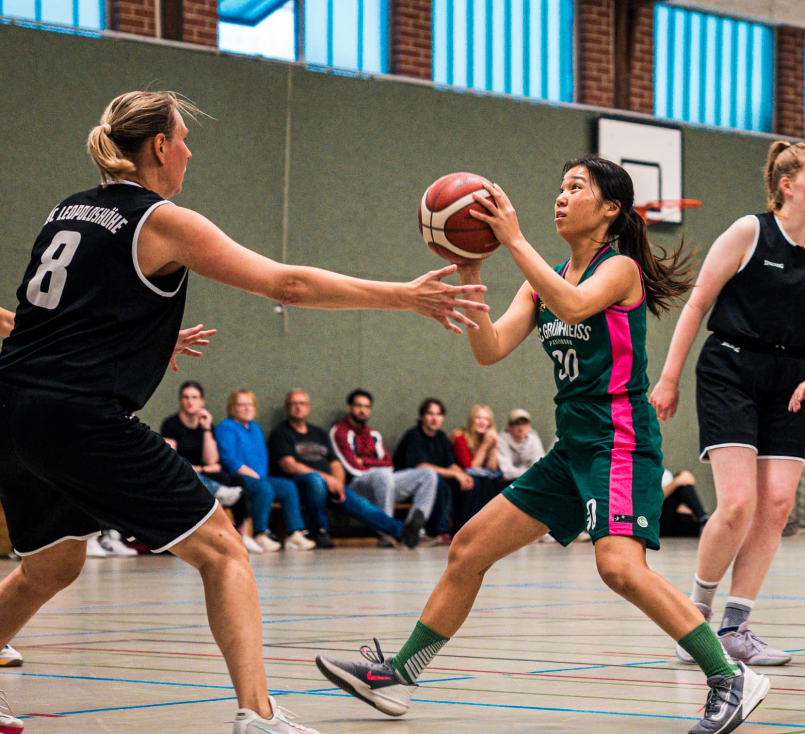 Zweikampf um den Ball im Spiel